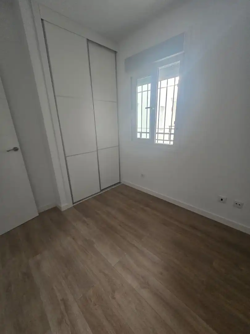 Bedroom of Flat for sale in Mijas
