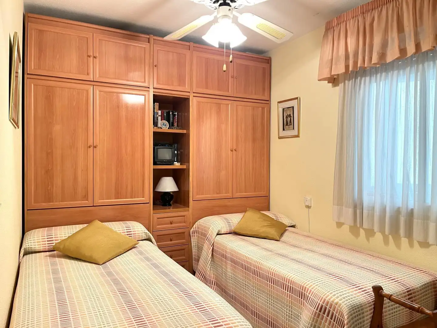 Schlafzimmer von Wohnungen zum Verkauf in Fuengirola mit Gemeinschaftspool
