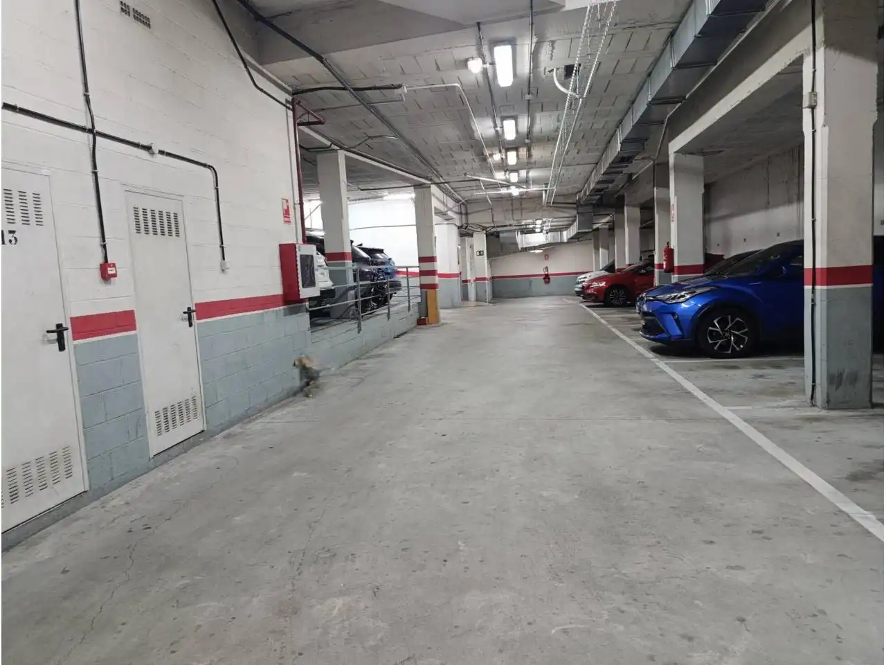 Parking de Piso en venta en Oviedo  con Calefacción, Parquet y Trastero