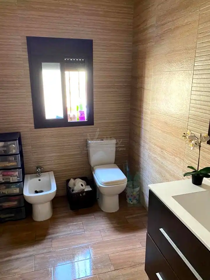 Bany de Casa o xalet en venda en San Roque amb Jardí privat, Terrassa i Traster