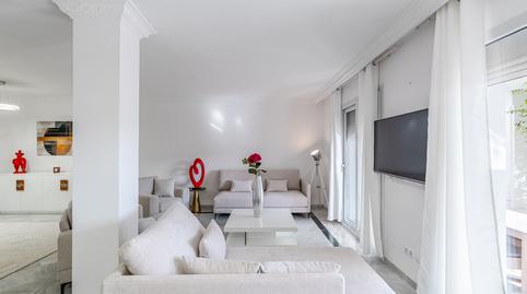 Foto 2 de Planta baja de alquiler en Divina Pastora, Marbella