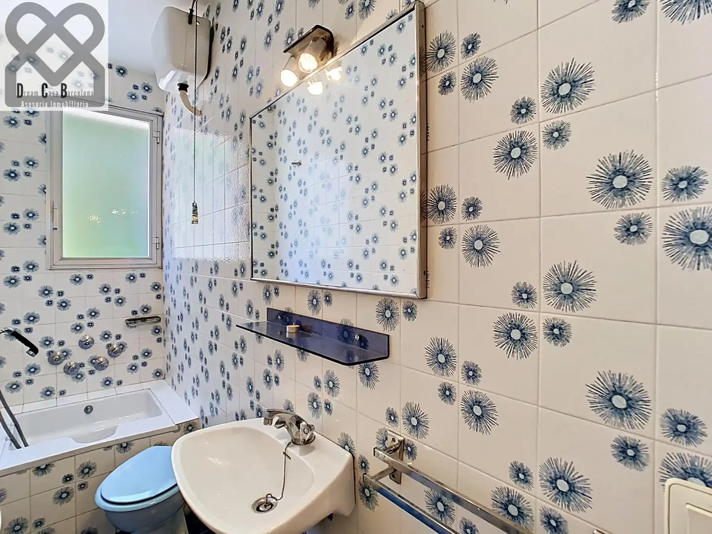Baño de Casa o chalet en venta en Corbera de Llobregat con Calefacción, Jardín privado y Terraza