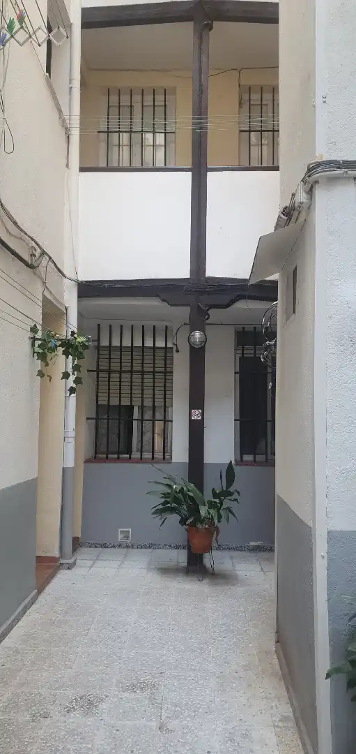 Vista exterior de Piso en venta en Madrid con Calefacción, Parquet y Trastero