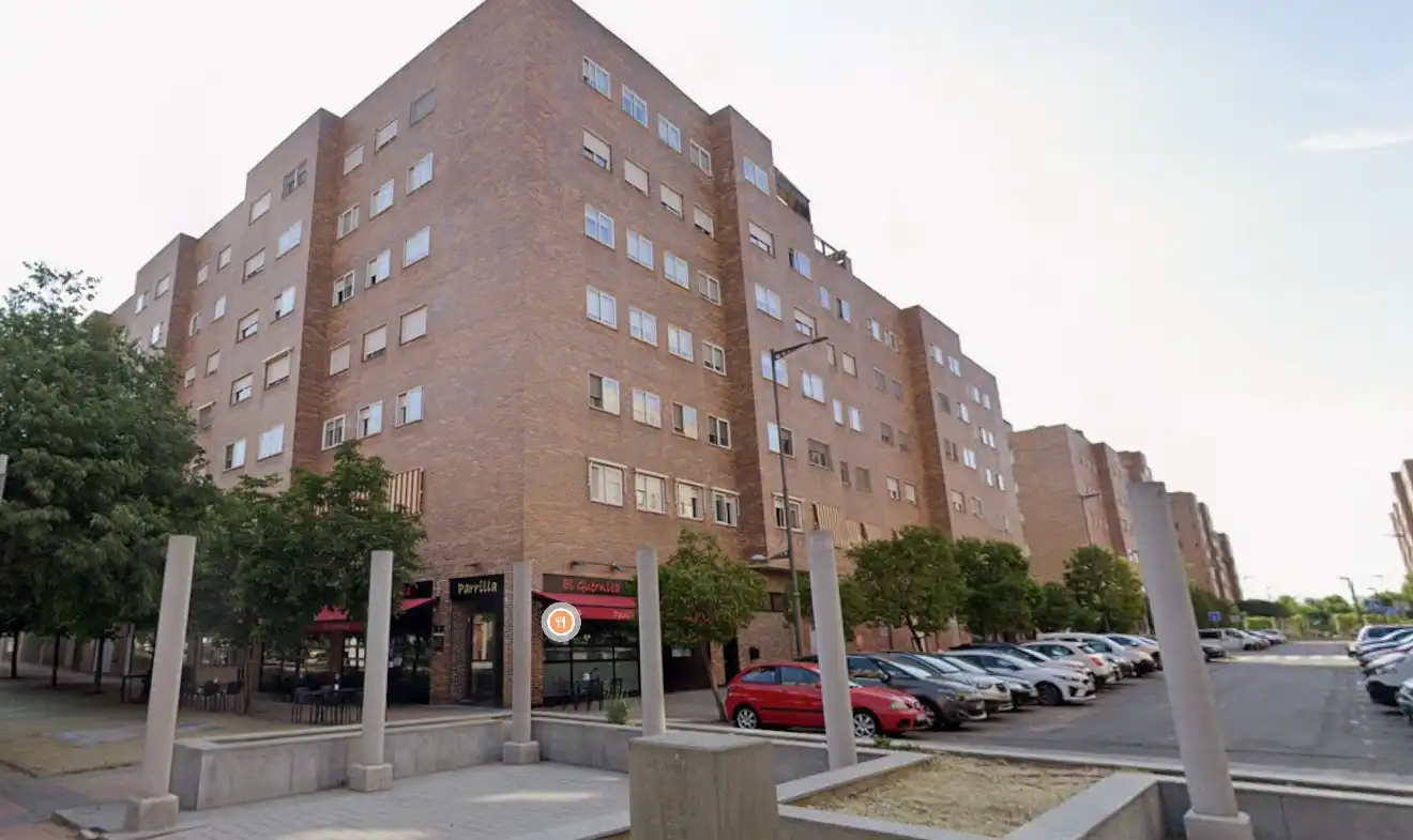 Vista exterior de Àtic en venda en Coslada amb Calefacció, Parquet i Terrassa