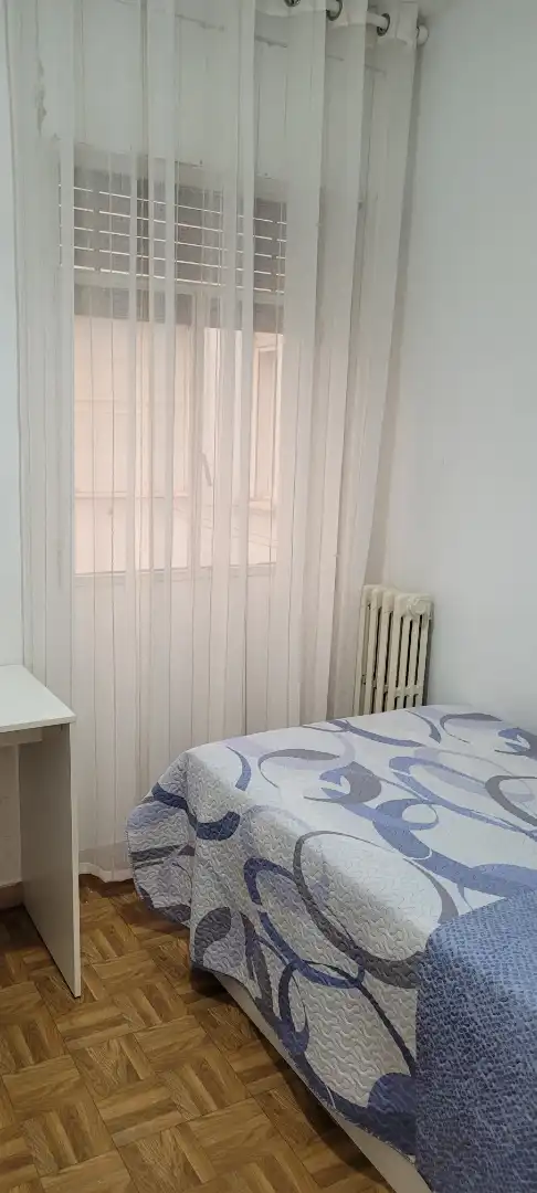 Schlafzimmer von Wohnung zur Miete in Cuenca mit Heizung, Möbliert und Ofen