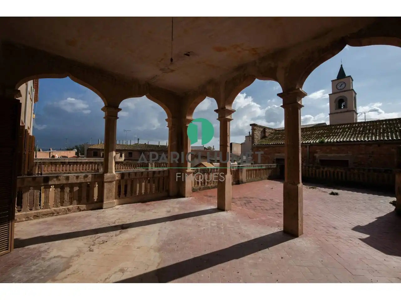 Vista exterior de Edificio en venta en Vilafranca del Penedès