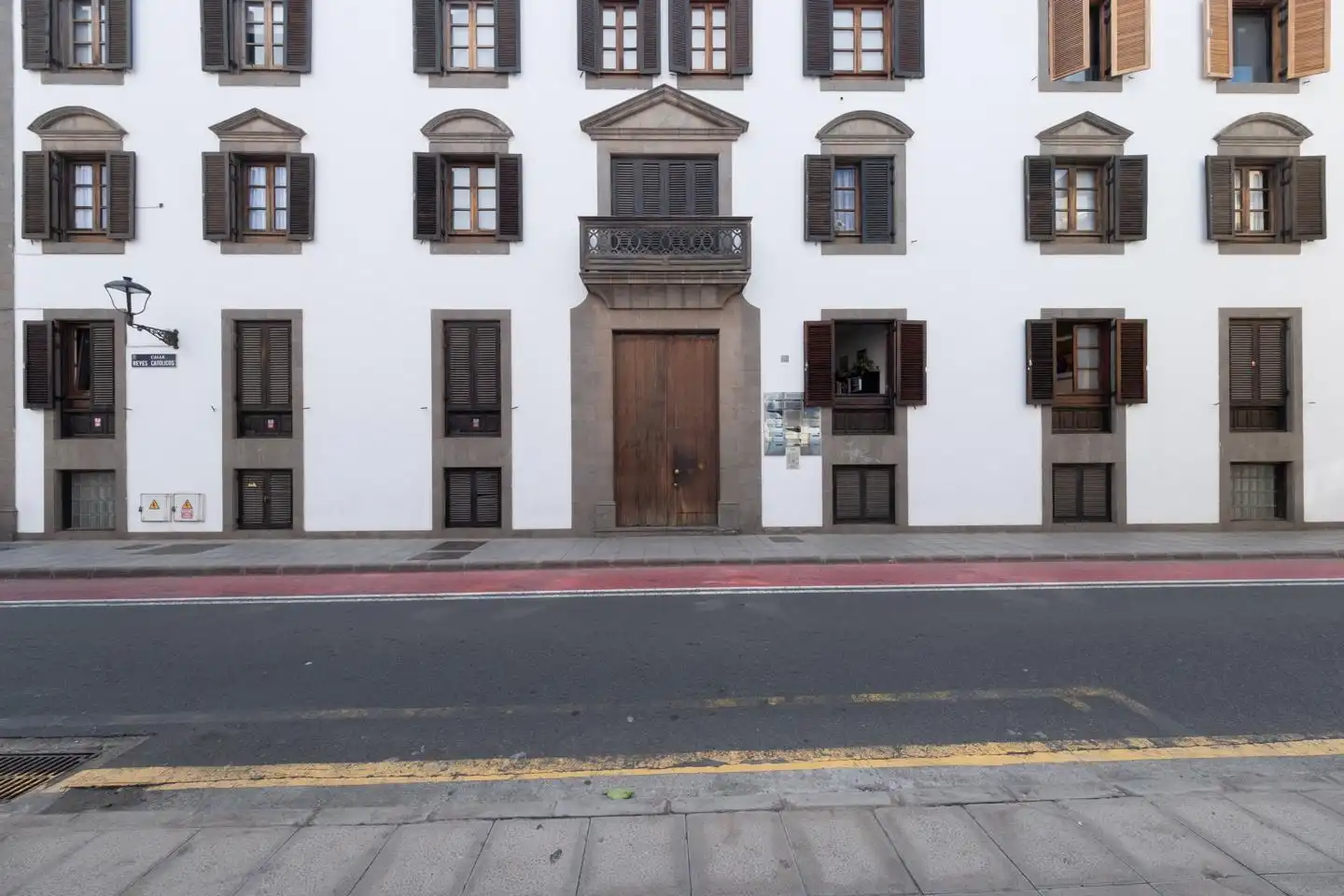 Local comercial en alquiler en Reyes Católicos, imagen 2