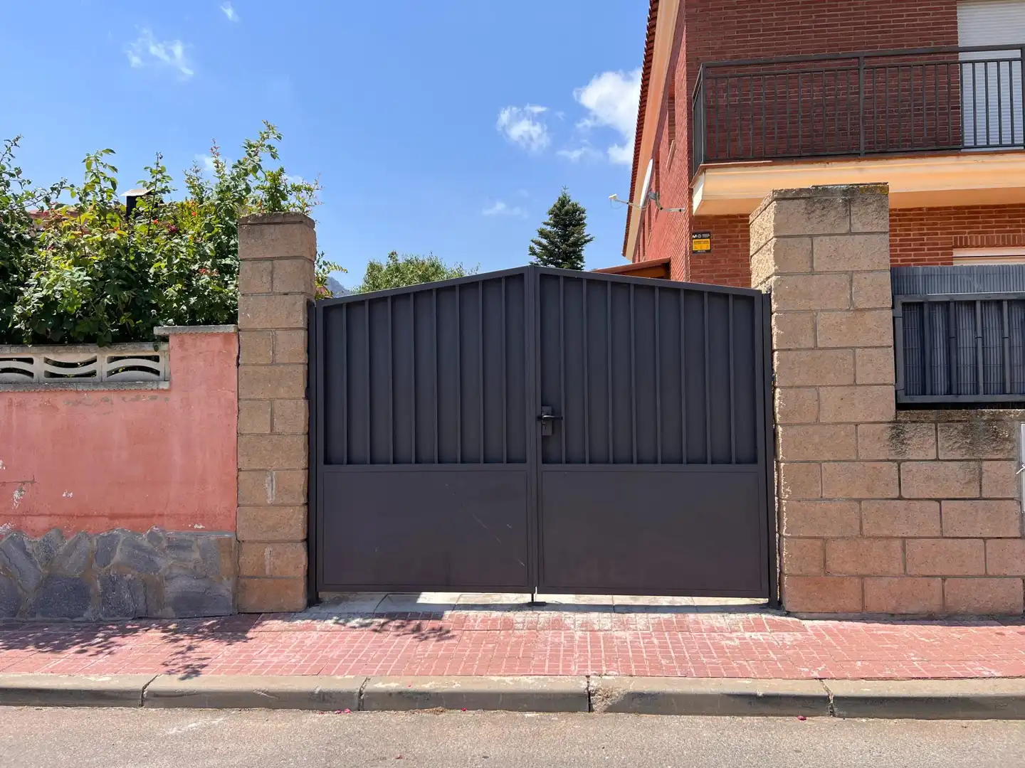Vista exterior de Casa adosada en venda en Ulldemolins amb Calefacció, Terrassa i Moblat