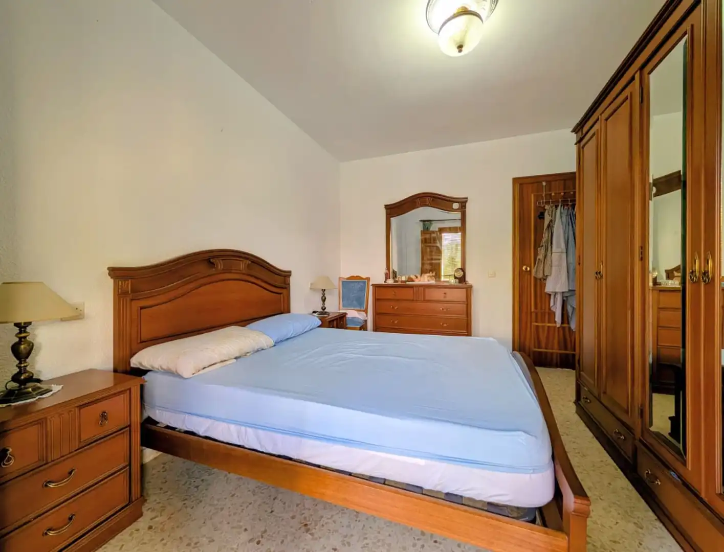 Bedroom of Flat for sale in Loja  with Air Conditioner, Heating and Storage room