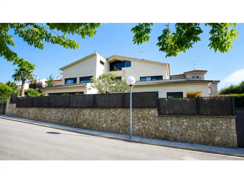 Exterior view of Houses for sale in Olèrdola  with Air Conditioner