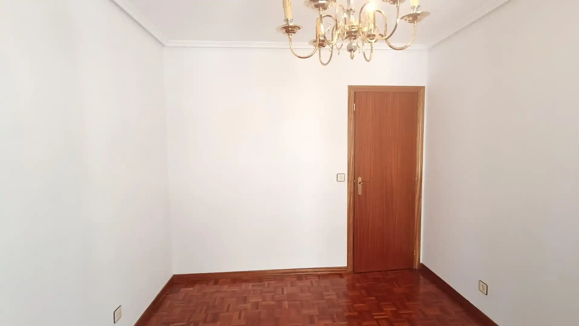 Dormitori de Pis en venda en Burgos amb Calefacció i Traster