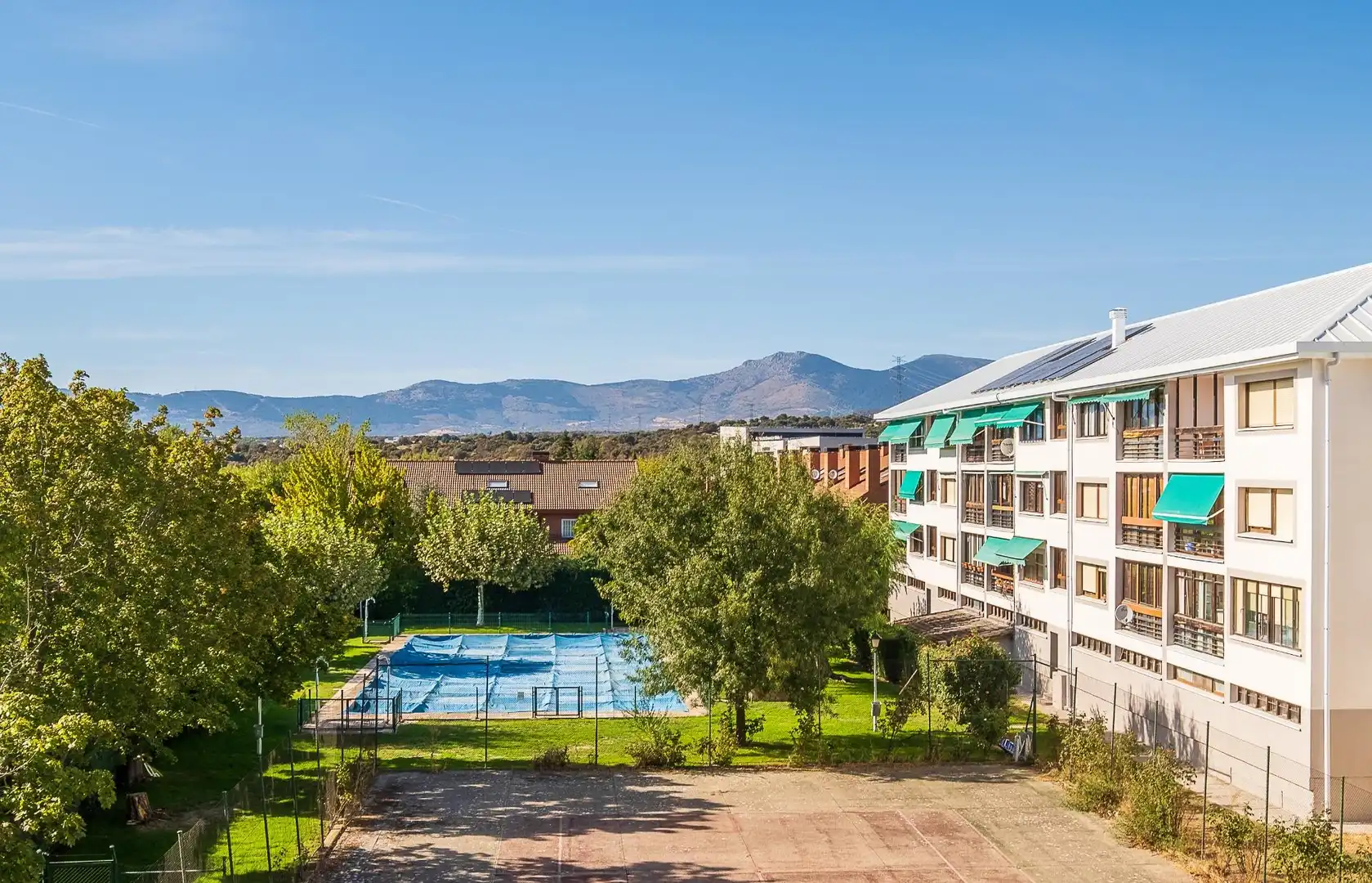 Piso con piscina en venta en Dehesa – El Soto
