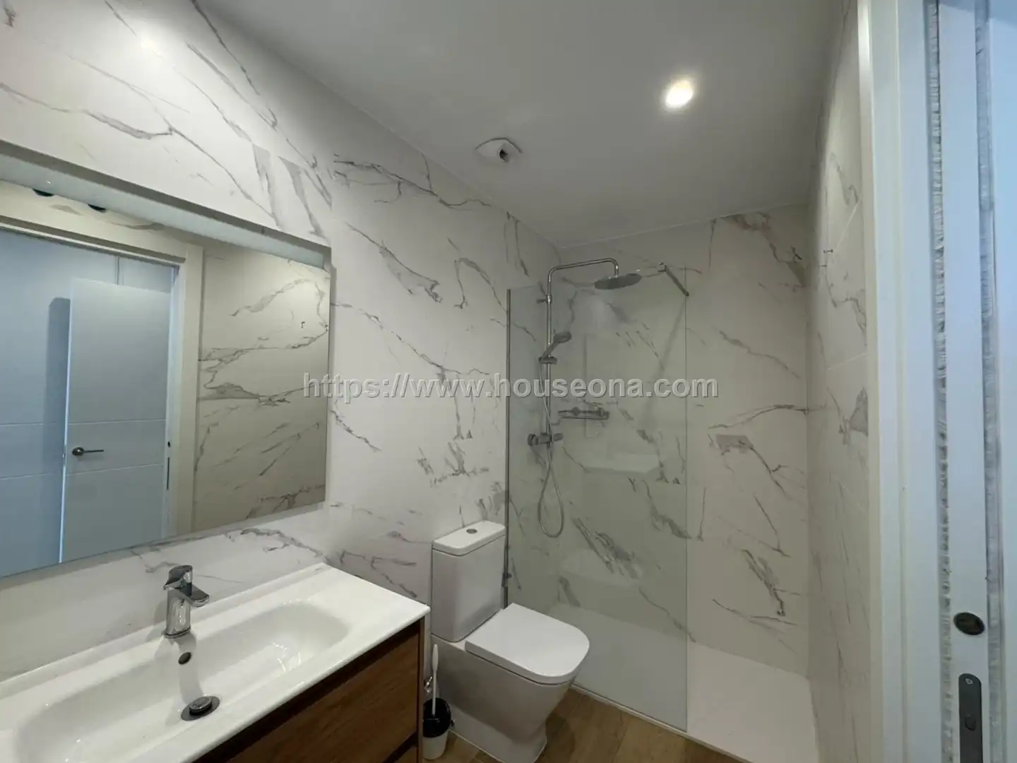 Bathroom of Attic for sale in Bilbao   with Heating, Terrace and Storage room