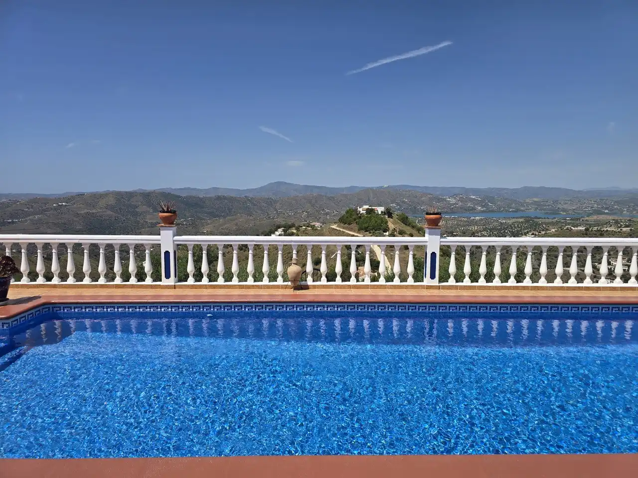 Piscina de Casa o xalet en venda en Canillas de Aceituno amb Aire condicionat, Terrassa i Piscina