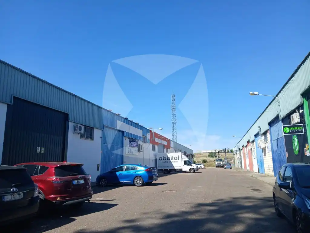 Nau industrial en venda a Calle Nueva Creacion