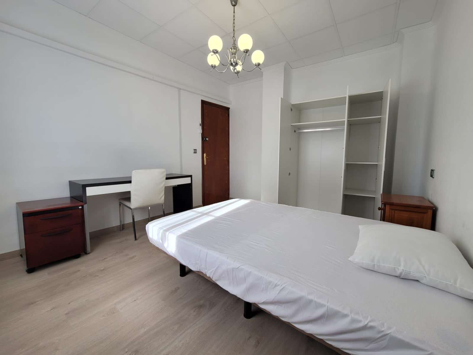 Bedroom of Flat to share in  Murcia Capital  with Air Conditioner and Terrace