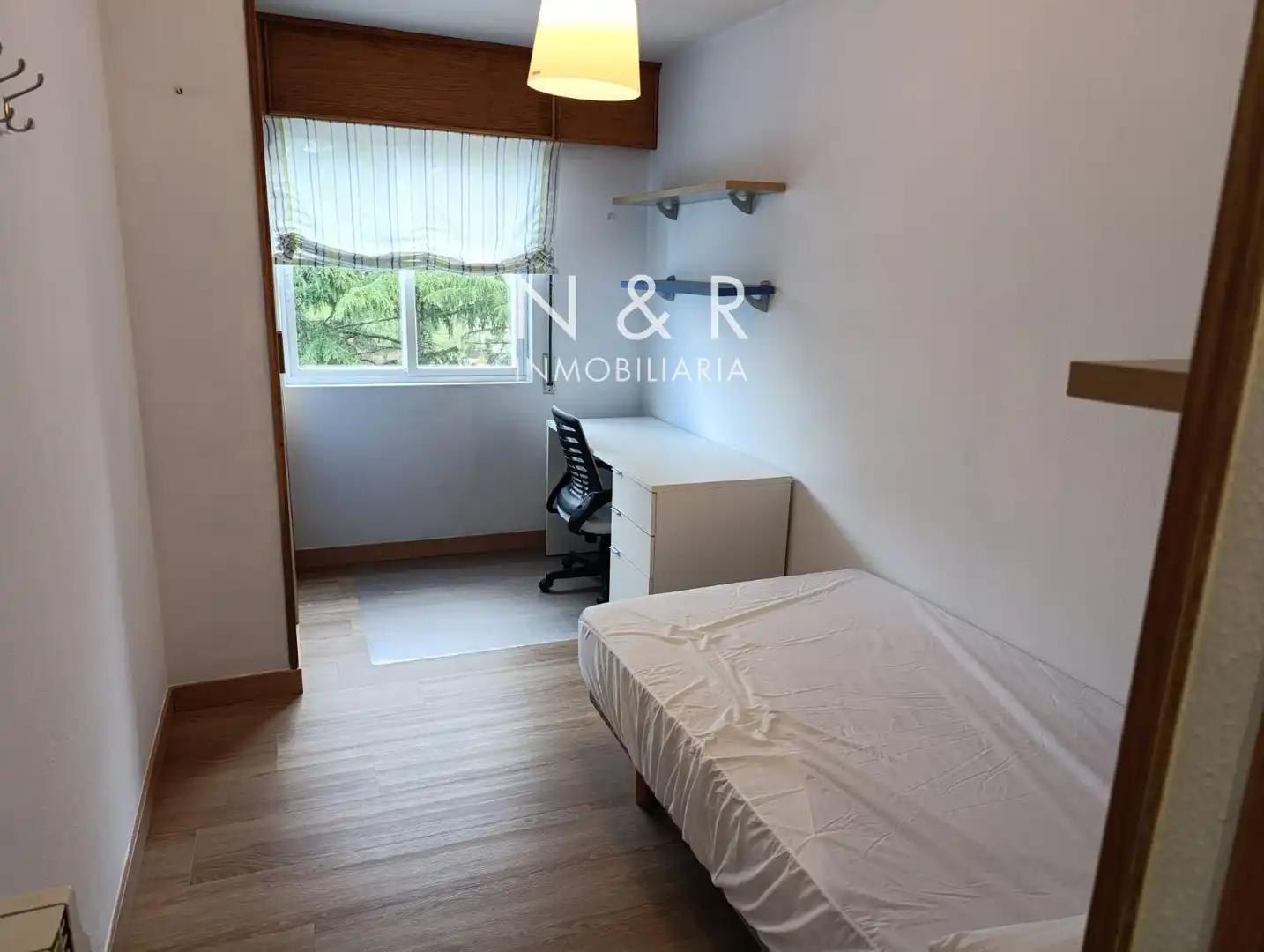 Bedroom of Flat for rent in Santiago de Compostela   with Furnished