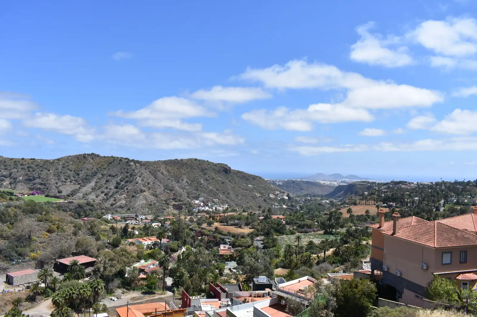 Vista exterior de Casa o xalet en venda en Las Palmas de Gran Canaria amb Jardí privat, Terrassa i Balcó
