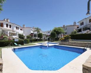 Exterior view of Single-family semi-detached for sale in Estepona