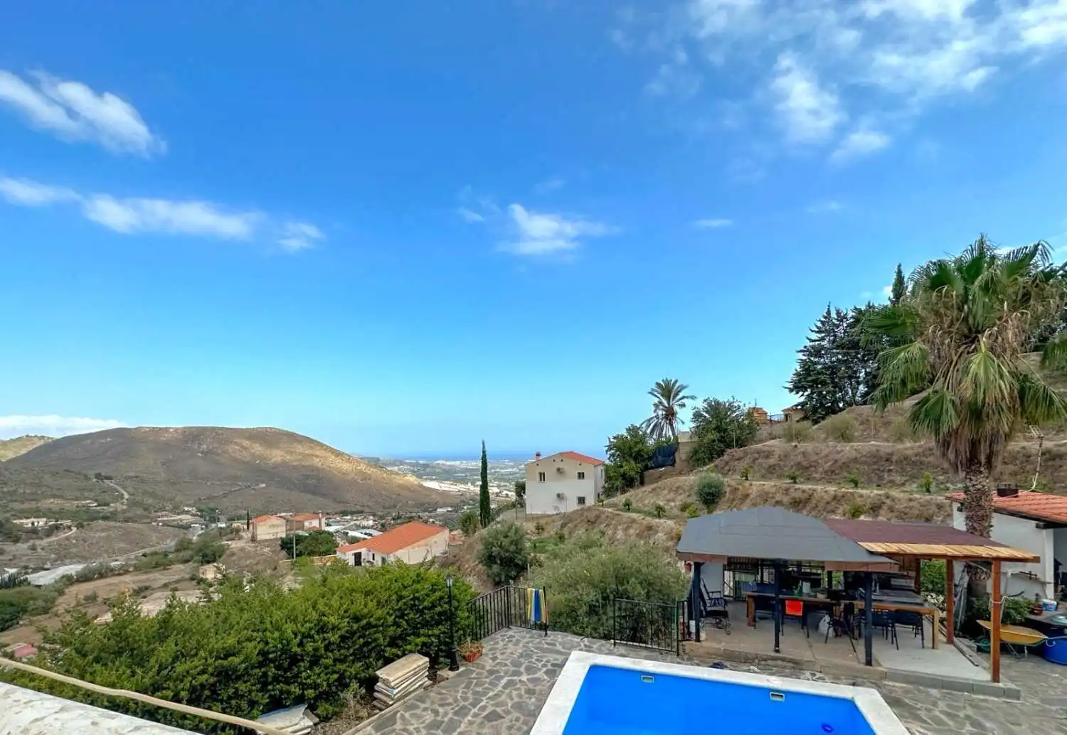 Vista exterior de Casa o chalet en venta en Molvízar con Terraza y Piscina