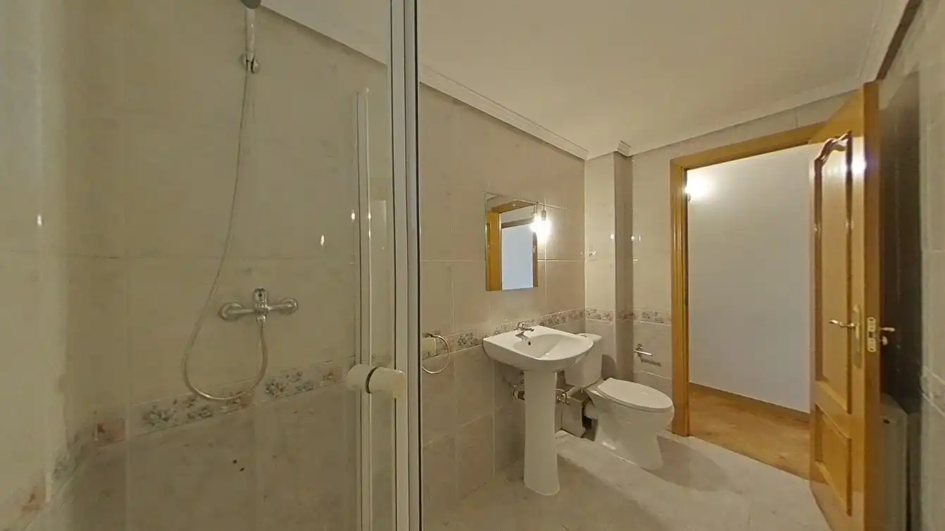 Bany de Pis en venda en Móstoles amb Calefacció, Terrassa i Forn