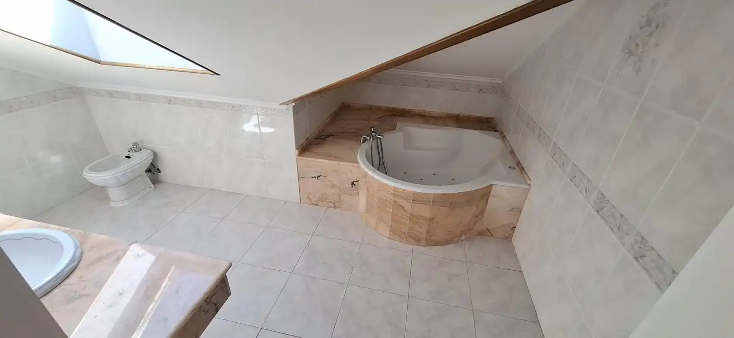 Bathroom of Houses for sale in Santa Cruz de Bezana  with Terrace, Sauna and Community pool