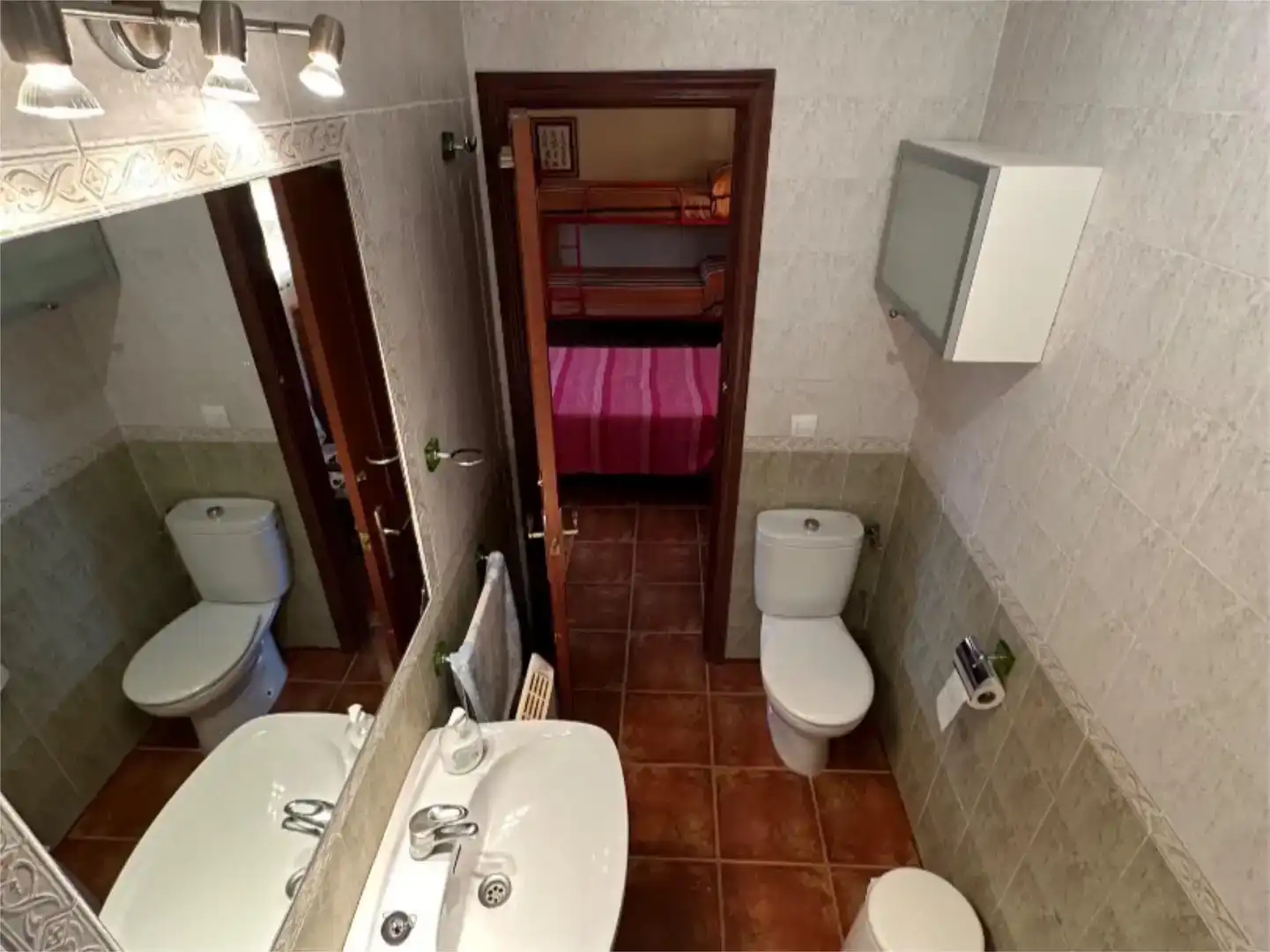 Badezimmer von Wohnung zur Miete in Valverde de Leganés mit Klimaanlage, Privatgarten und Schwimmbad