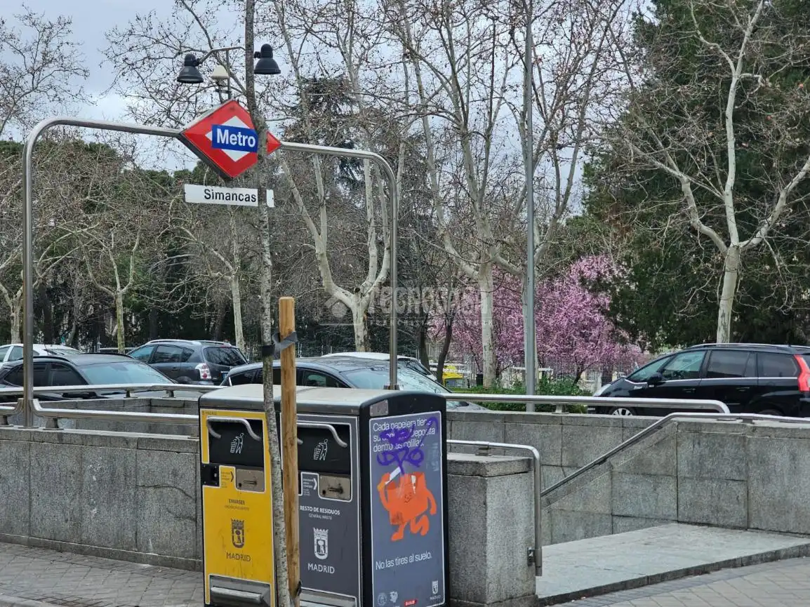 Außenansicht von Wohnung zum Verkauf in Madrid