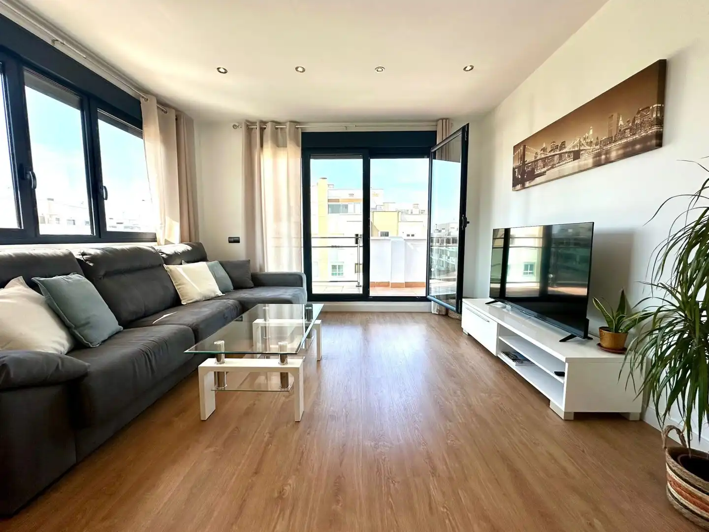 Sala de estar de Piso en venta en Almería con Aire acondicionado, Terraza y Trastero