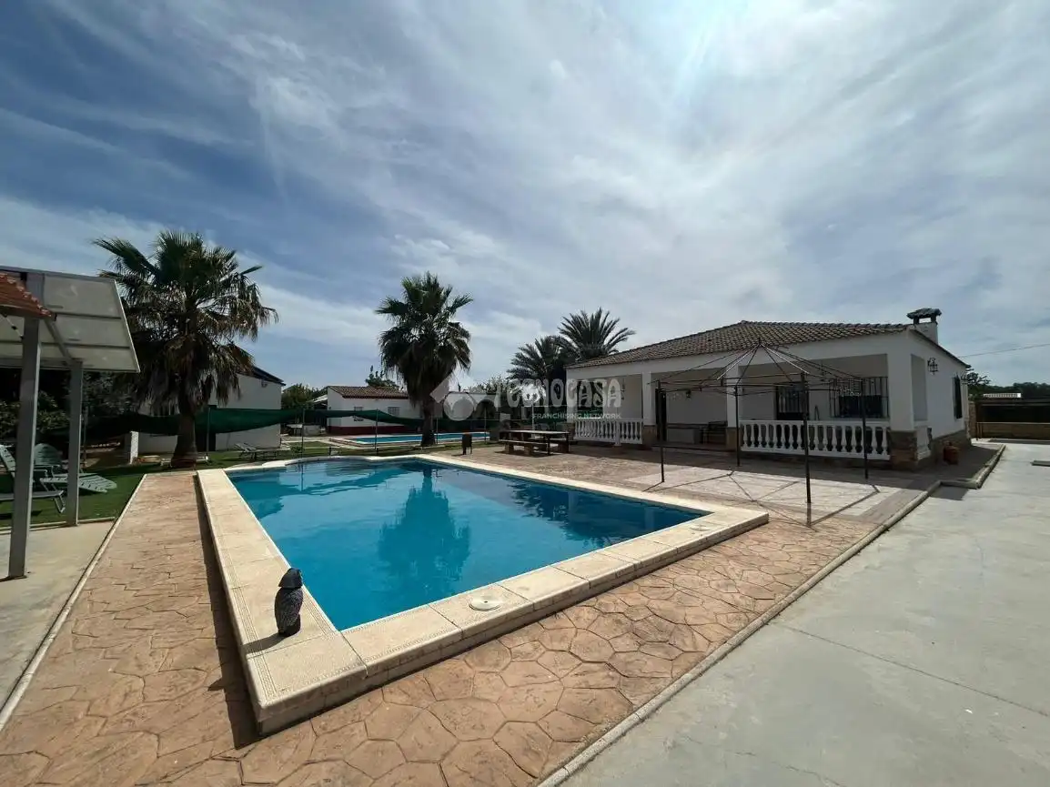 Jardí de Finca rústica en venda en Arahal amb Aire condicionat i Parquet