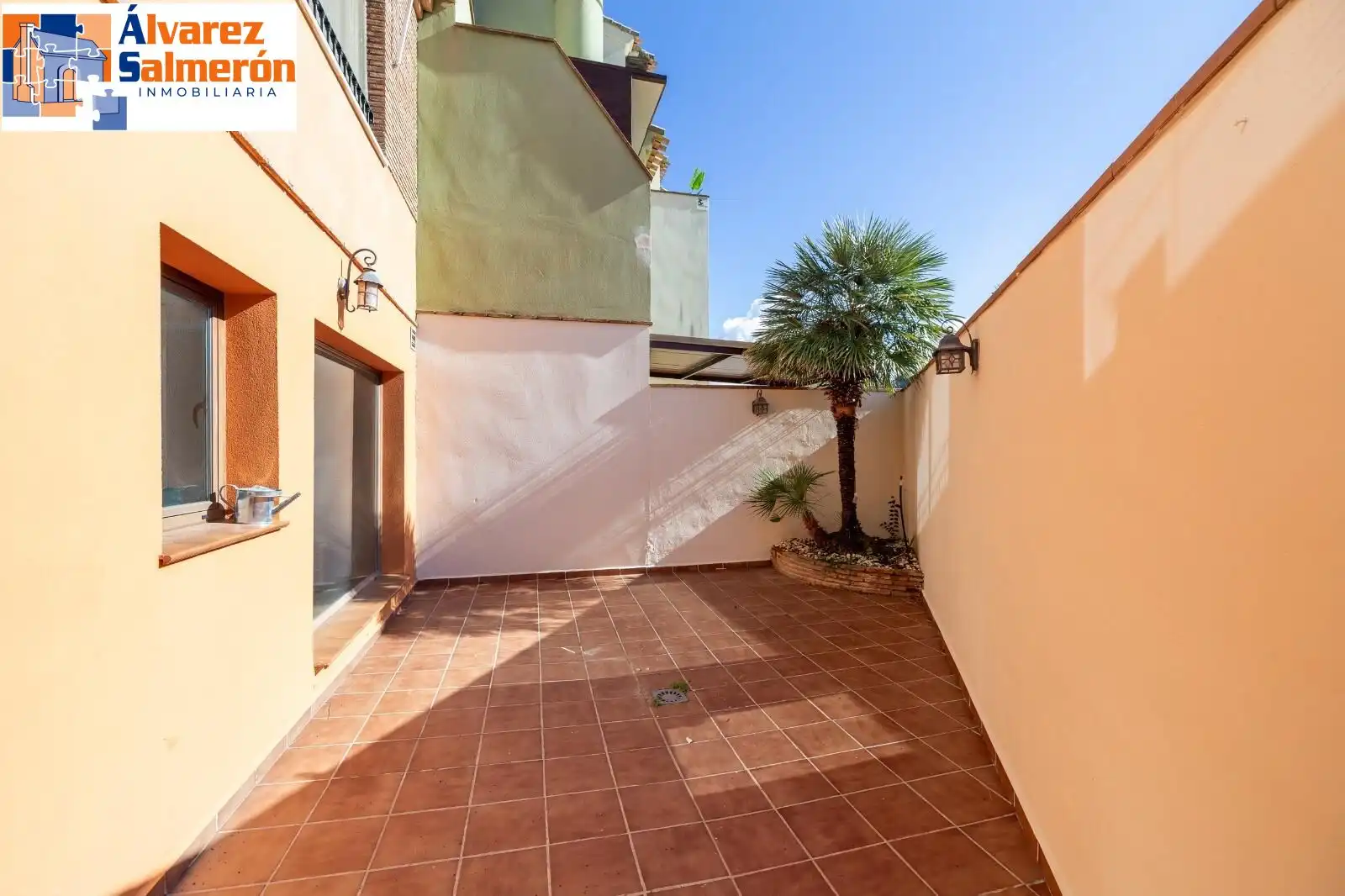 Jardín de Casa adosada en venta en Granada con Aire acondicionado, Calefacción y Terraza