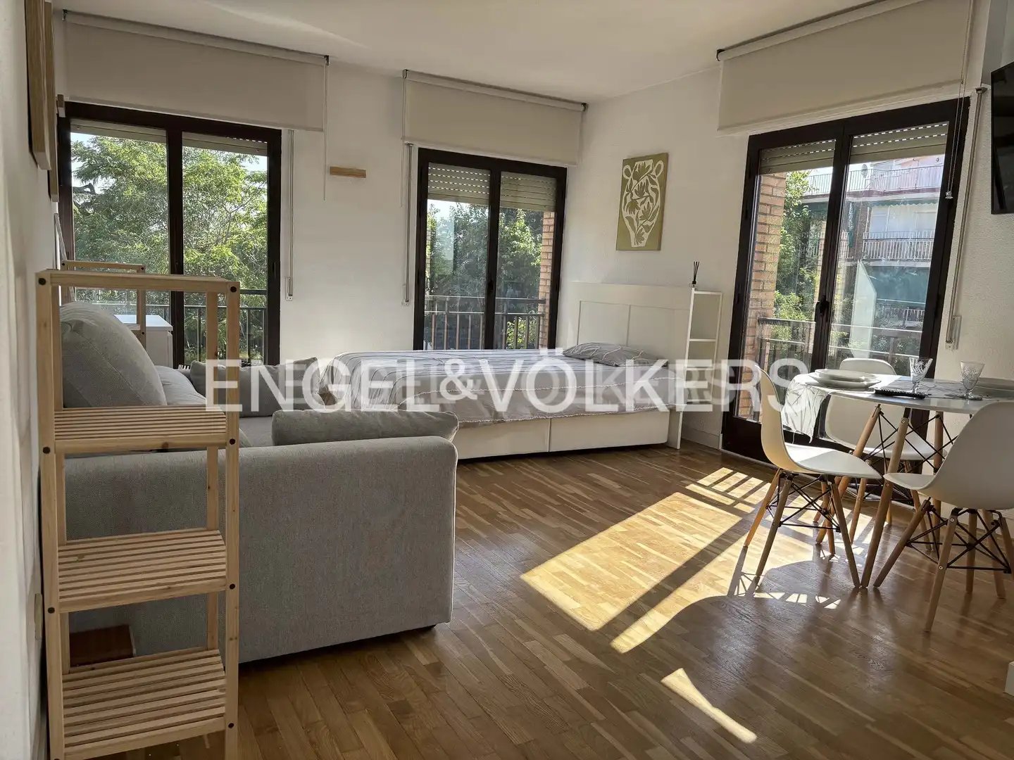 Vista exterior de Estudi de lloguer en Madrid amb Aire condicionat, Calefacció i Jardí privat