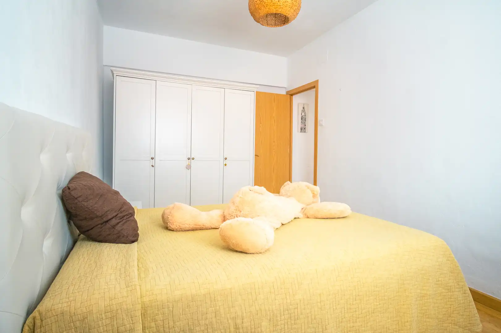 Habitación de Piso en venta en Vigo  con Amueblado, Horno y Lavadora