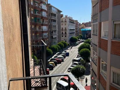 Exterior view of Flat for sale in Valladolid Capital  with Balcony