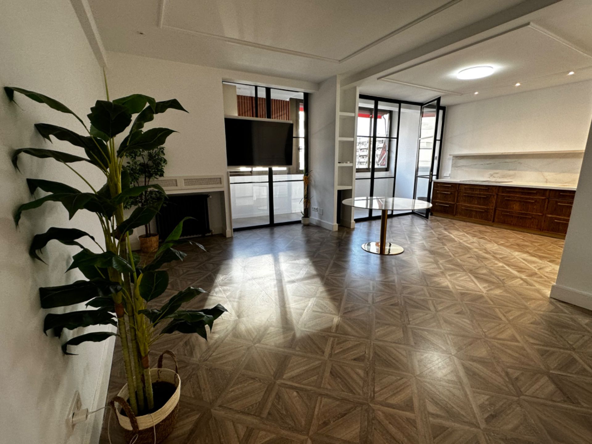 Living room of Flat to rent in  Madrid Capital  with Air Conditioner, Heating and Parquet flooring