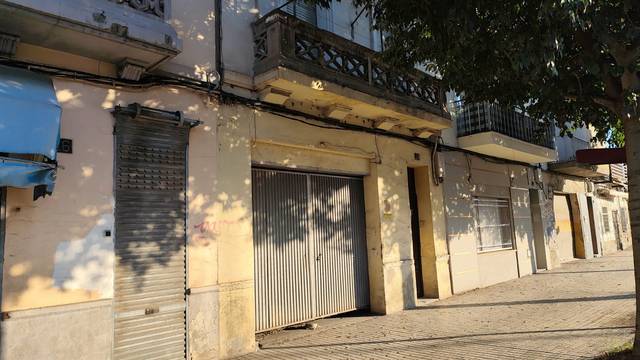 Piso en Venta en Av Exercit en Instituts - Universitat