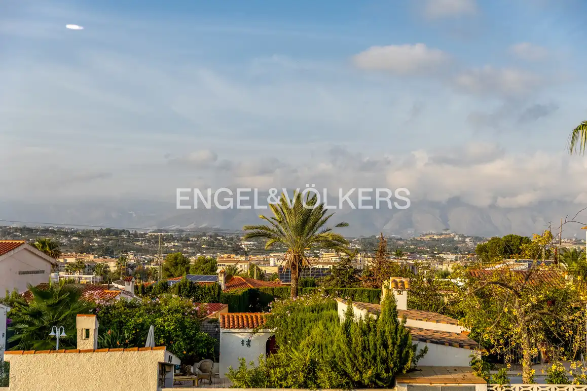 Exterior view of Houses for sale in L'Alfàs del Pi  with Air Conditioner, Private garden and Swimming Pool