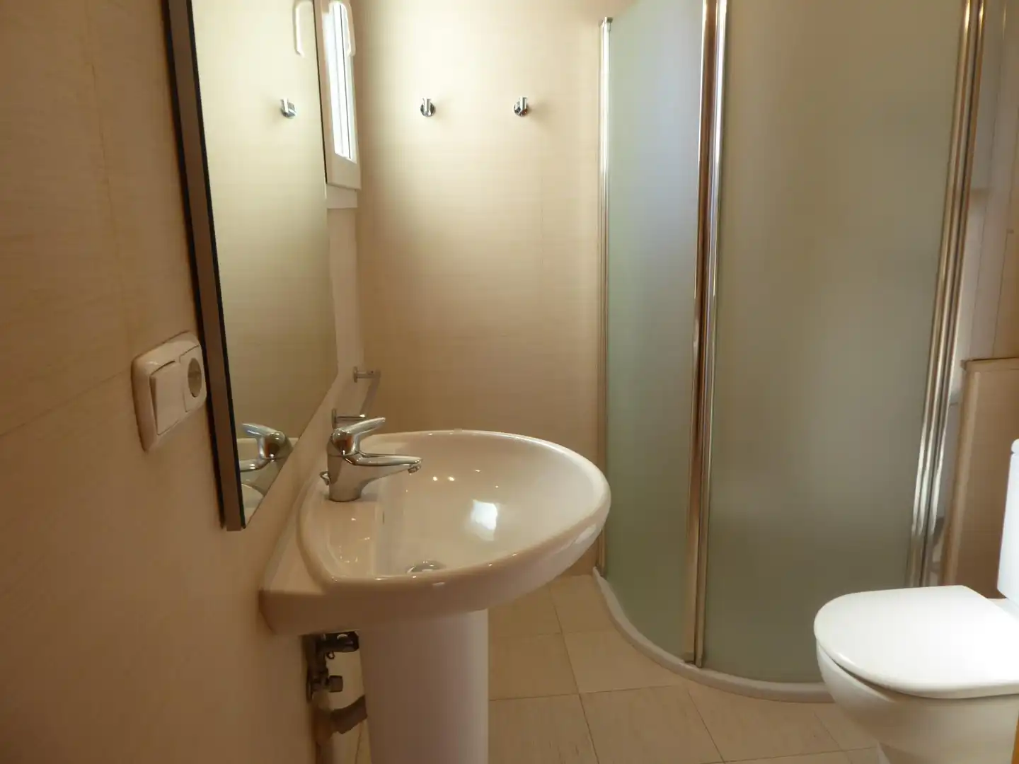 Baño de Piso de alquiler en Manresa con Aire acondicionado