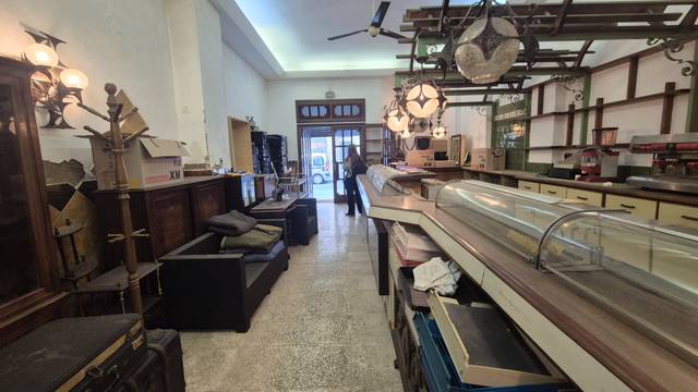 Local comercial en Venta en Carrer de l'Elisi, 77 en Hostafrancs