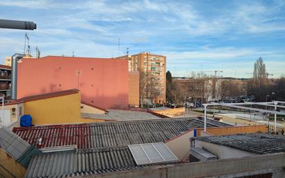 Vista exterior de Pis en venda en Alcalá de Henares amb Aire condicionat i Terrassa