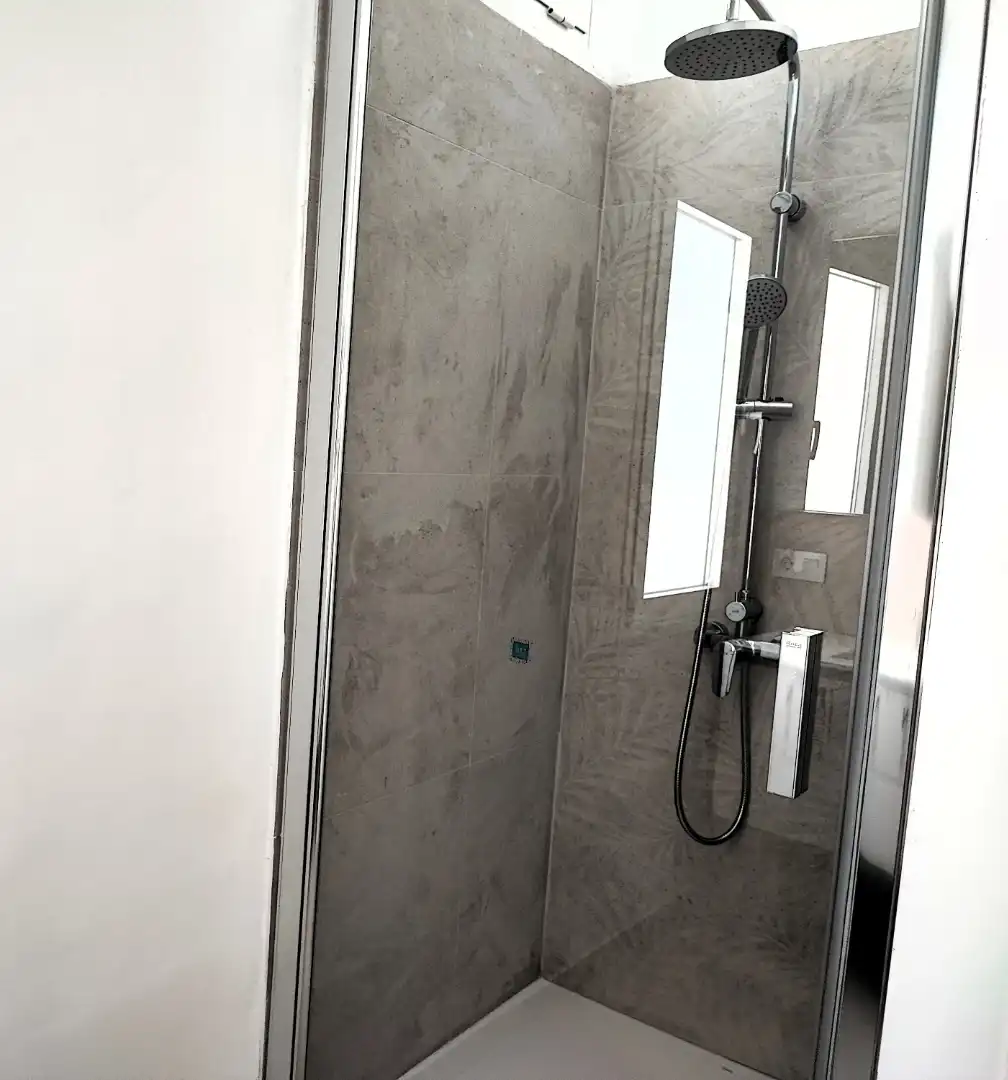 Badezimmer von Wohnung zur Miete in Santa Cruz de Tenerife mit Klimaanlage, Terrasse und Ofen