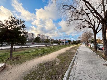 Exterior view of Flat for sale in  Madrid Capital  with Heating, Terrace and Furnished