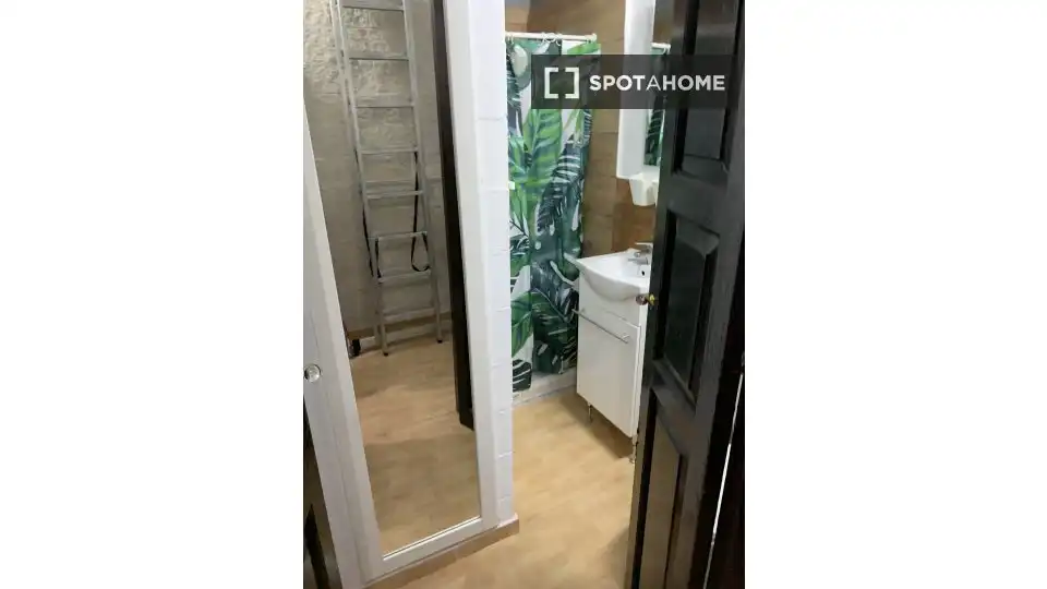 Room in Arenales - Lugo - Avda. Marítima