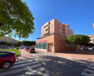 Vista exterior de Pis en venda en  Almería Capital amb Aire condicionat, Calefacció i Jardí privat