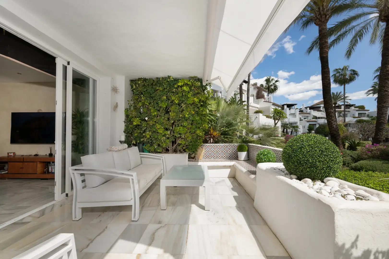 Terrace of Ground floor for sale in Estepona  with Air Conditioner, Terrace and Swimming Pool