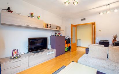 Living room of Flat for sale in Móstoles  with Air Conditioner and Balcony