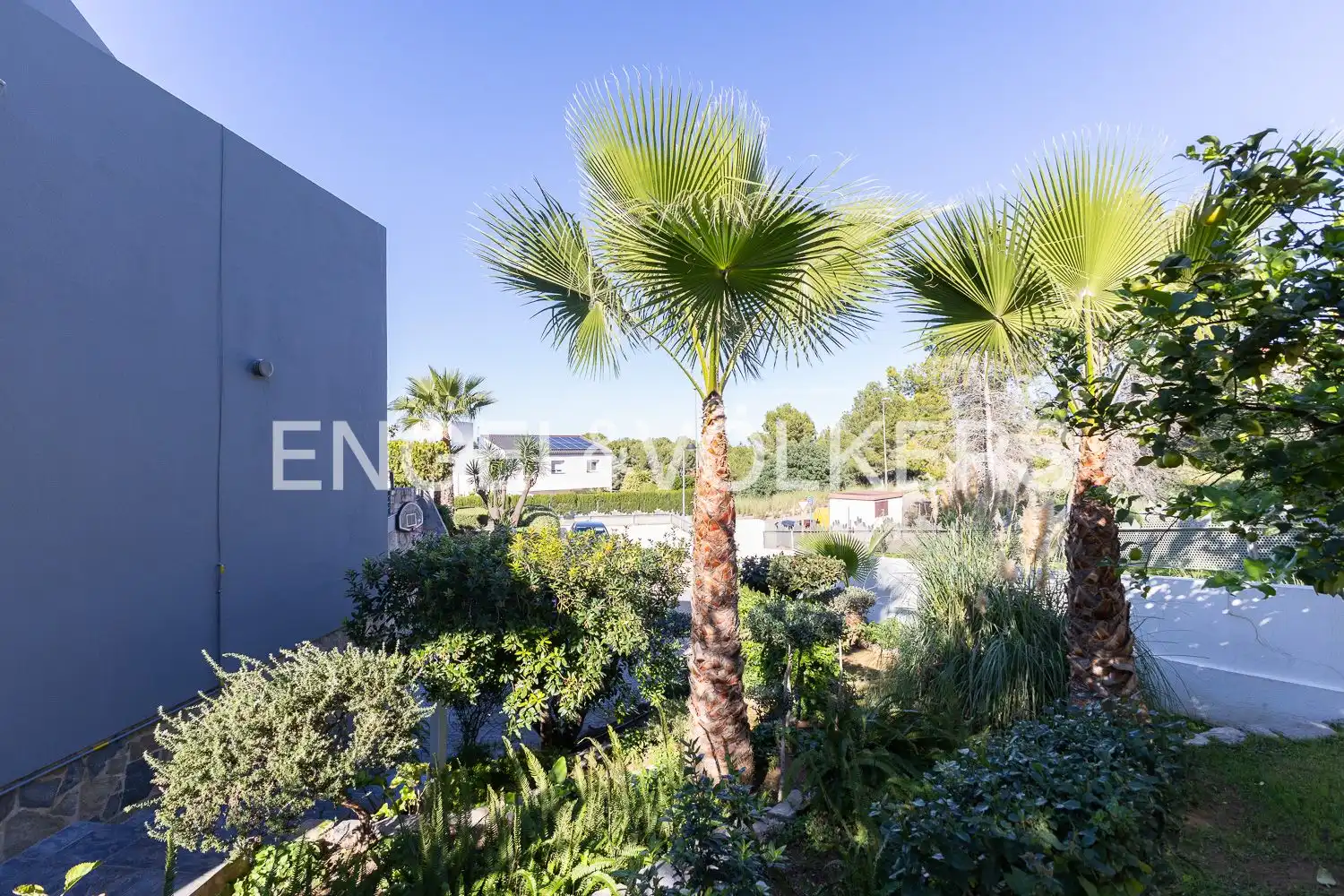 Houses for sale in Carcaixent  with Air Conditioner, Heating and Private garden