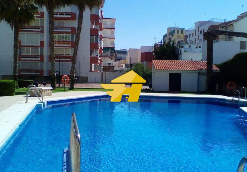 Piscina de Pis de lloguer en Vélez-Málaga amb Aire condicionat, Jardí privat i Piscina