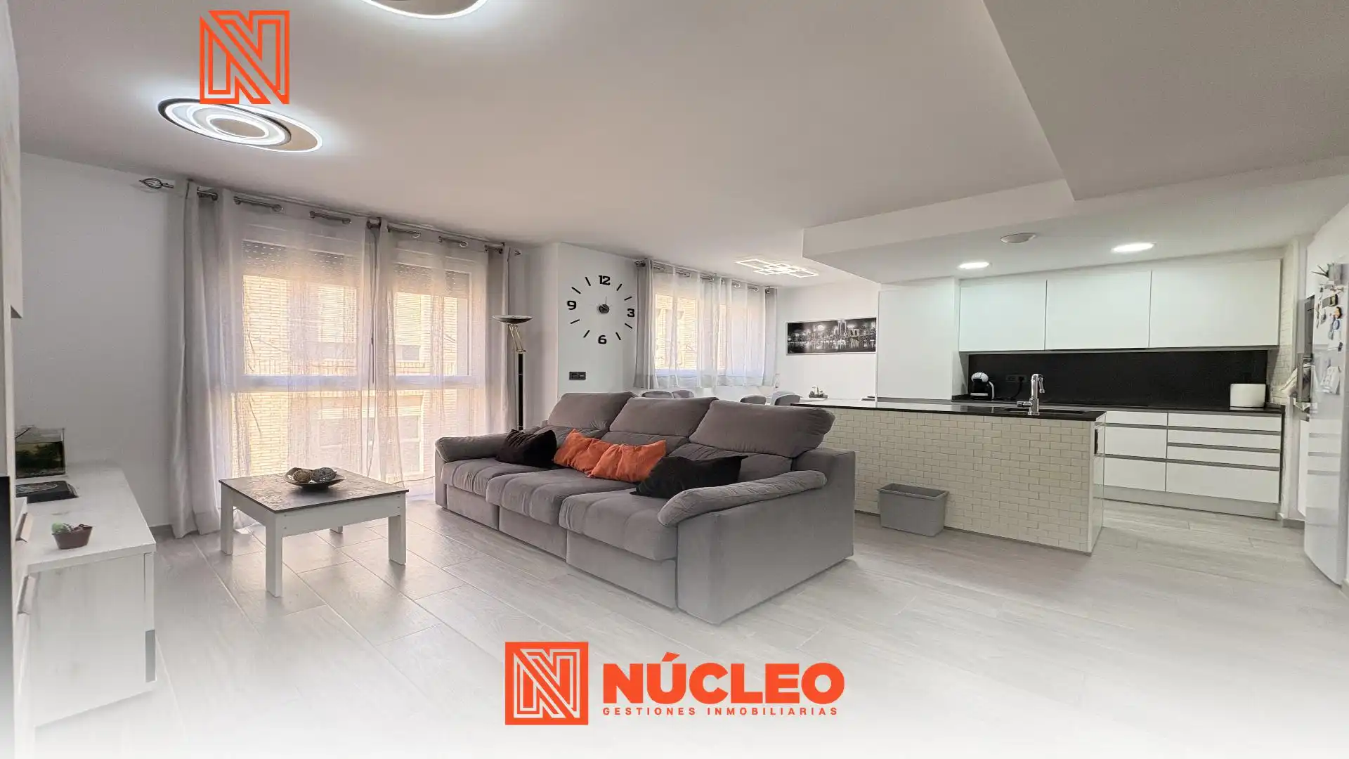 Living room of Attic for sale in Zaragoza  with Air Conditioner, Heating and Terrace