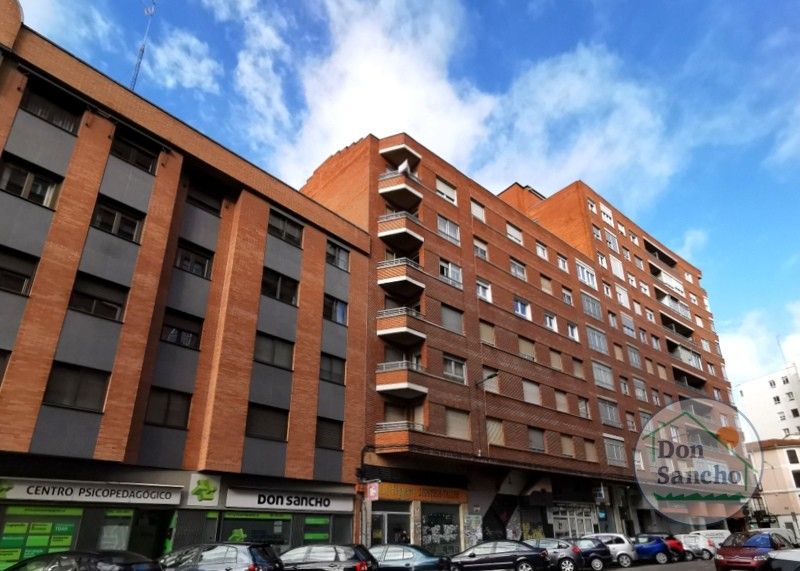 Exterior view of Flat for sale in Valladolid Capital  with Heating